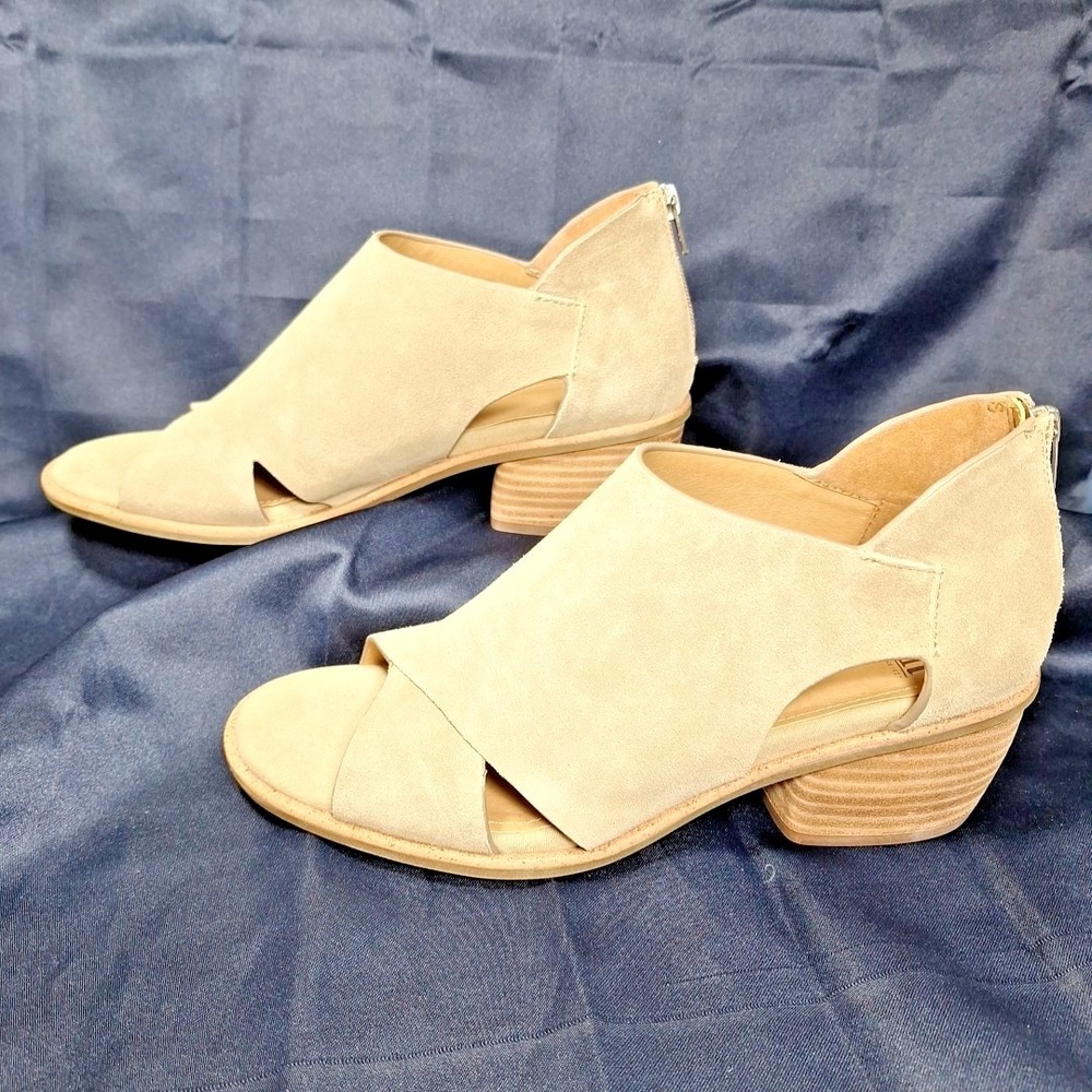 NEW Sofft Carleigh Sandals Women's 11 M Taupe Suede Open Toe Chunky Heel Zip Tan
